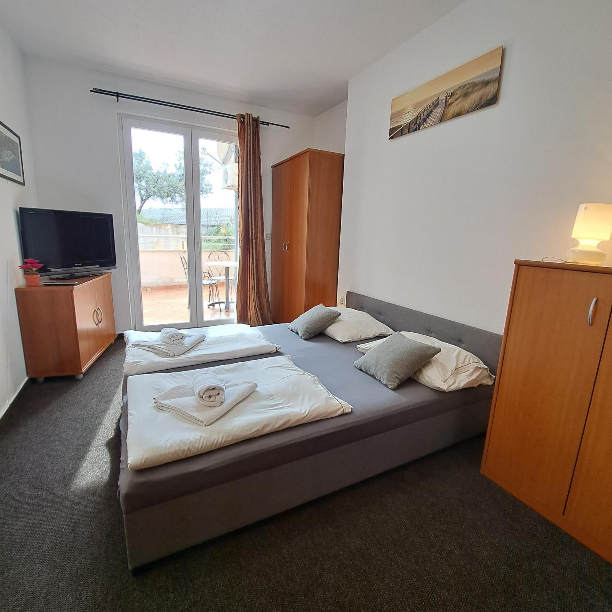 Apartments Vila Adrijana & Fitness Studio Wolf Bv Baška Voda Cameră foto
